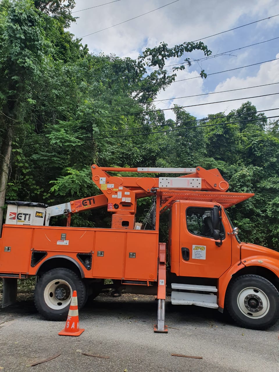 JPS Working to Restore Electricity to Most Customers Today JPS