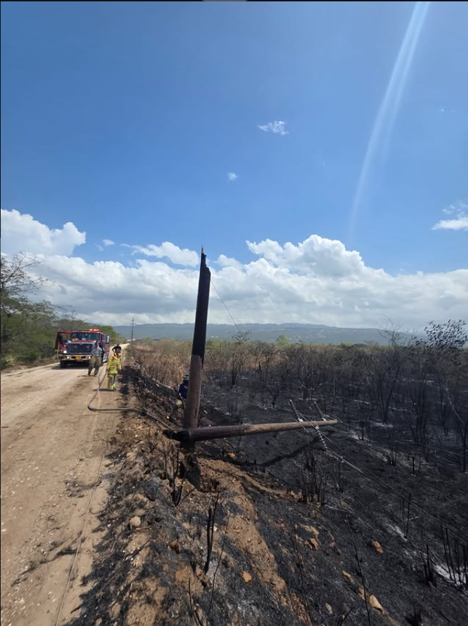 Monday’s Bush Fire in the vicinity of Dyke Road, Caused Outages in Sections of Portmore and Spanish Town